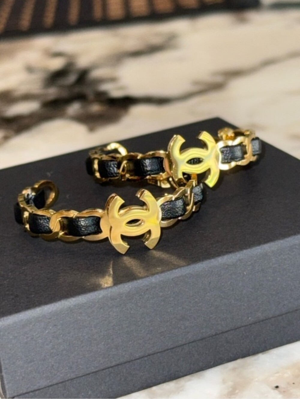 Fashion Gold & Leather hoops earrings - Picture 2 of 4